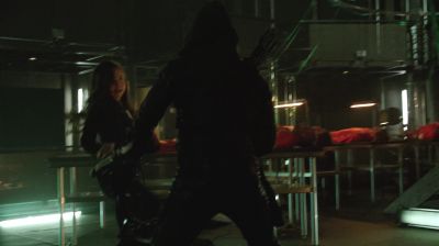 Summer Glau's stunt double performing han-to-hand combat in Arrow 2x19 The Man Under The Hood