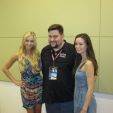 Summer Glau with sister Kaitlin, Supergirl Laura Vandervoort and producer Mark Walters at Dallas Comic Con