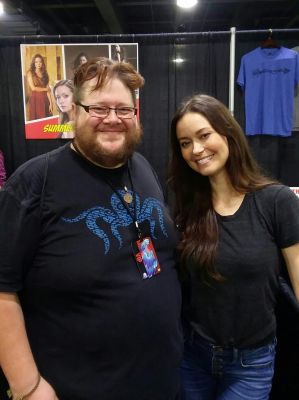 Summer pose with a fan at Cincinnati Comic Expo