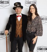 Summer Glau posing with fan at Comic Con Paris